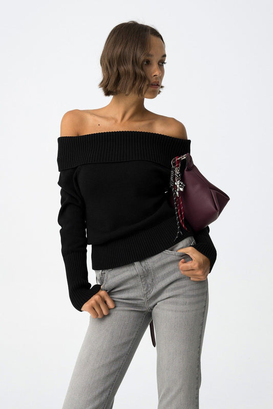 MAGLIONE SCOLLO A BARCHETTA