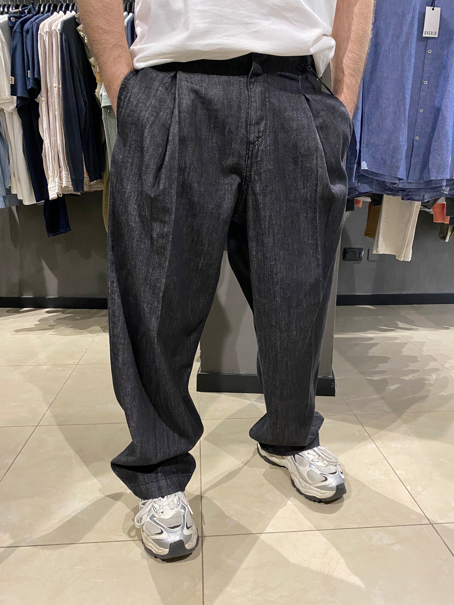 JEANS BAGGY CON PINCES