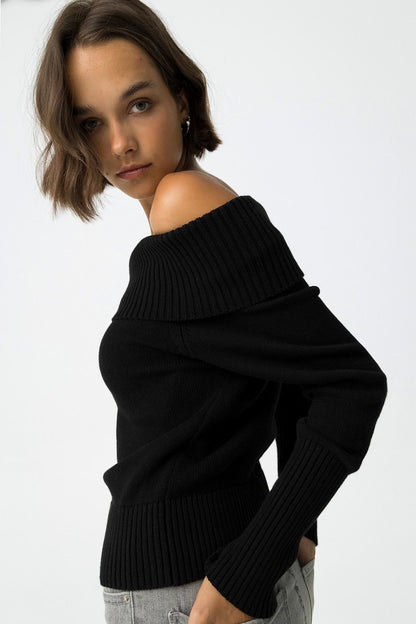 MAGLIONE SCOLLO A BARCHETTA