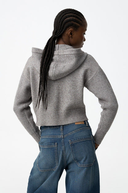 MAGLIONE CON CAPPUCCIO